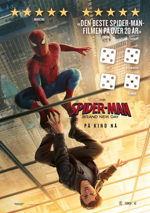 Filmplakat for «Spider-Man: Brand New Day», med Spider-Man på en bygning over New York og en mann som henger opp ned under ham.